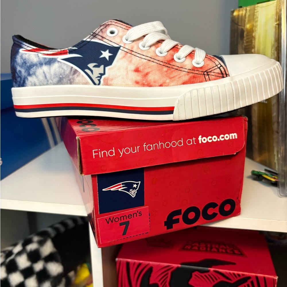 FOCO Women's Patriots Red and Blue Sneakers